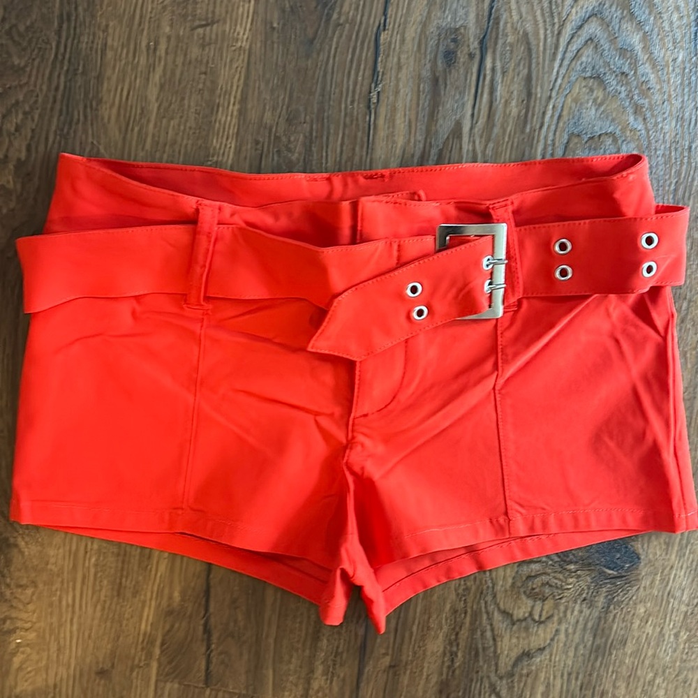 H&M Divided red shorts with belt size 4 NWOT